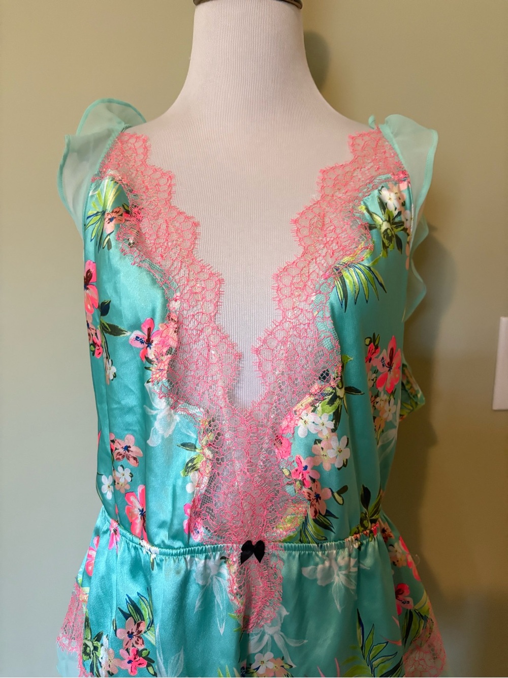 Victoria’s Secret Vintage Hawaiian Tropical Fantasy Chantilly Lace Romper - Picture 2 of 9
